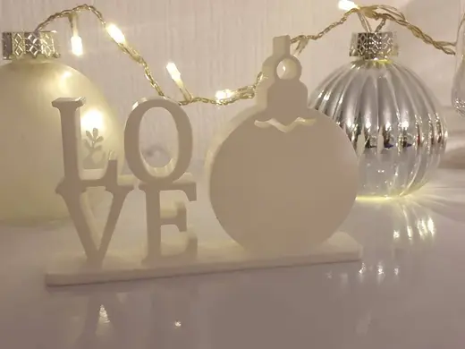 Bauble Themed Love Sign 6
