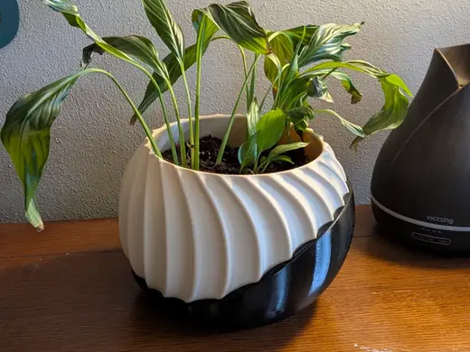 Big Swirly Planter with Drip Tray