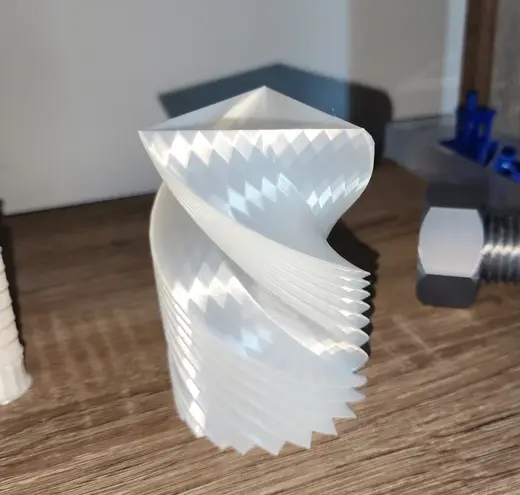 Infinity Triangle - Vase Mode Centerpiece