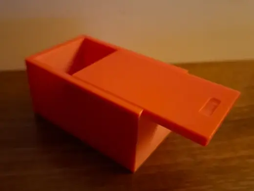 Box with sliding lid