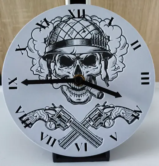 Skull Soldat mit Colts Uhr Hueforge