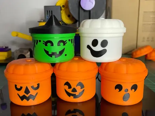 Mini Hallowe'en Buckets with thinner Wall