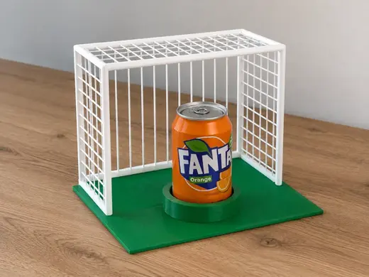Dosenhalter im Fußballtor Design