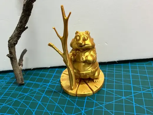 迷你站岗土拔鼠 -只打工一个多小时