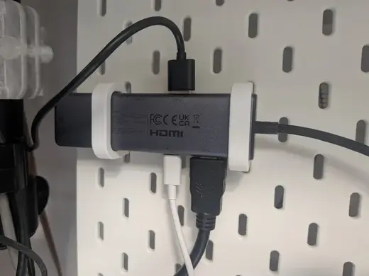Ugreen CM512 USB hub mount for skadis
