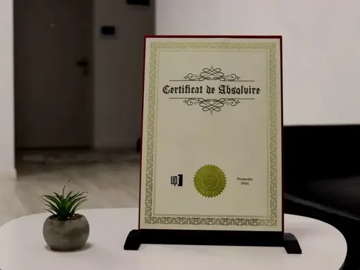 Graduation Diploma Stand – A4 Certificate Display