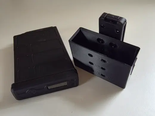AICS Mag Pouch with Parametric Mounting Holes