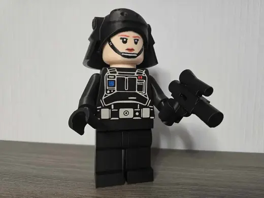 Imperial Emigration Officer * 500% ~22 cm