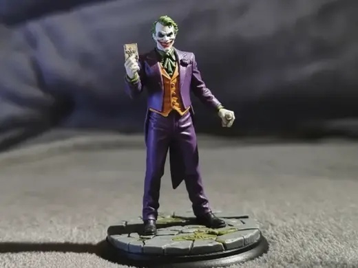 Joker miniature with playing card - DC inspired