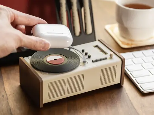 Headphone Charger - Classic Turntable