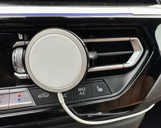 iPhone MagSafe BMW car vent mount