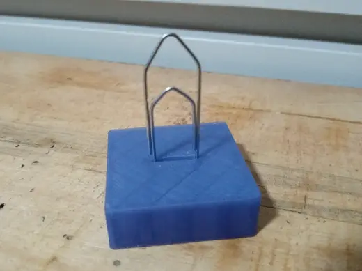 Suporte pra clips de papel (colado)