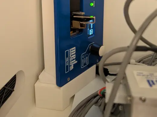Syringe pump stand med associates
