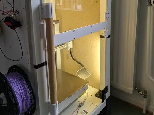 Easy magnetic door handle