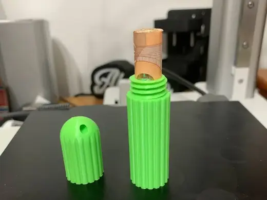Emergency keychain with €50 money