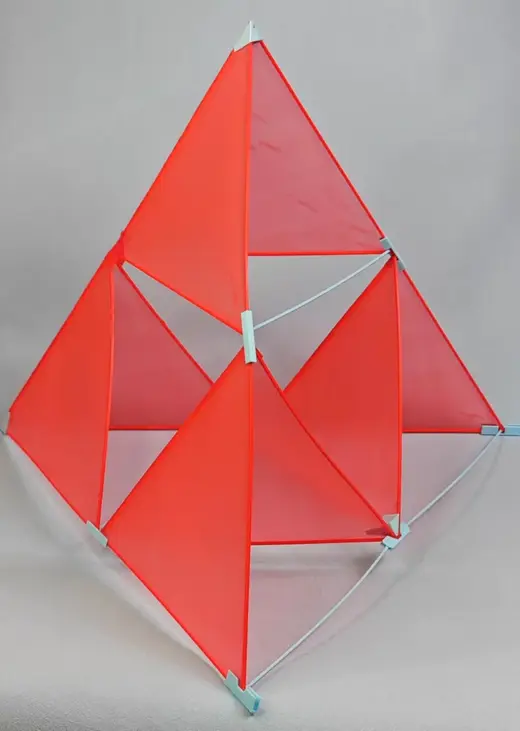 Tetrahedral Kites 四面体风筝