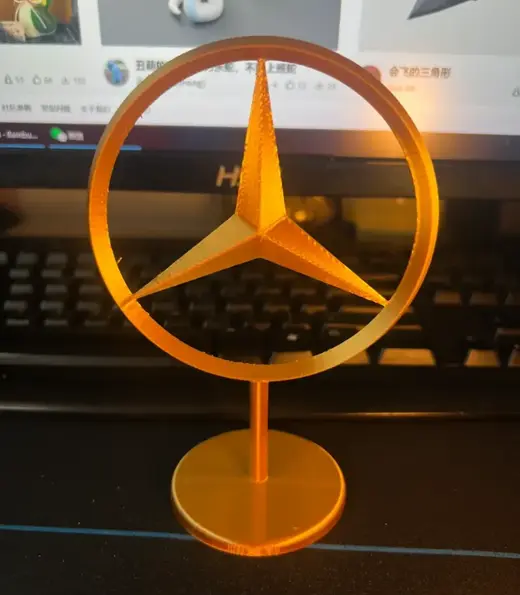 奔驰立标