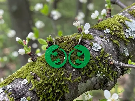 Round gecko earrings