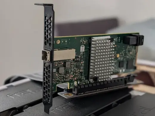 LSI SAS9300-4I4E Full Height PCI Bracket