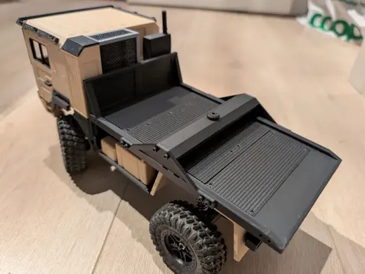 Gooseneck trailer adapter for TRX4M flatbed