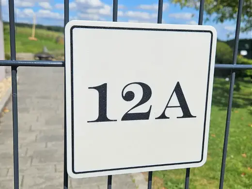 Hausnummernschild für den Zaun (Fäncel-Modul)