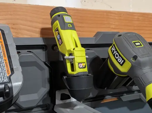 Holder for Ryobi glue pen FVH56