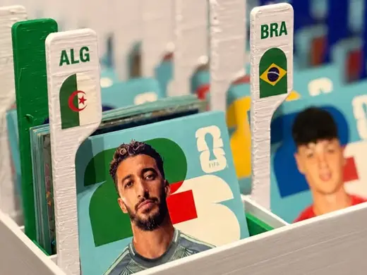 CAIXA DE FIGURINHAS DO ÁLBUM DA COPA - 52 TIMES