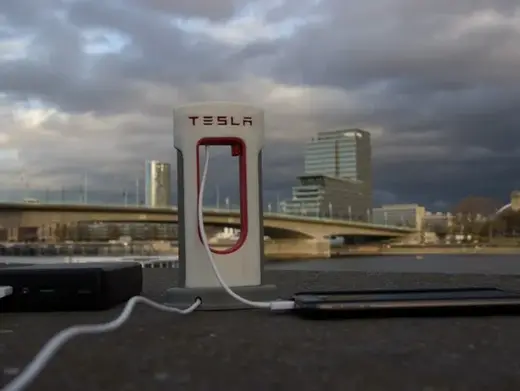 Tesla Super Charger for mobile phones (USB C)