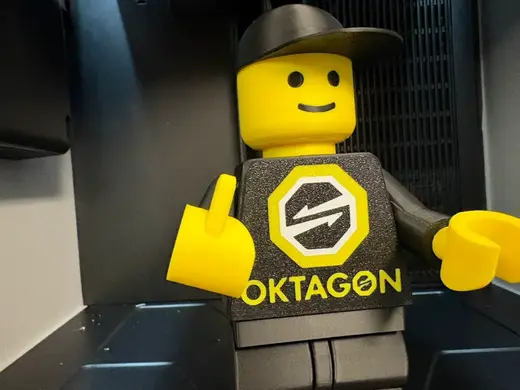 Mittelfinger für 20cm Brickman Figuren 500%