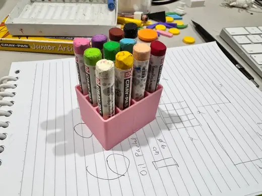Oil pastel holder