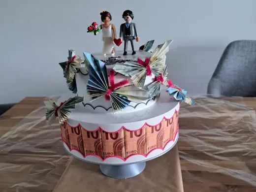 Wedding Cake - Money Present