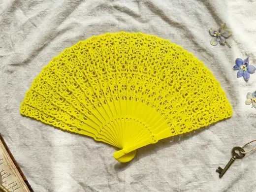 雕花扇子，手动散热，可折叠不占地方，打印无需支撑