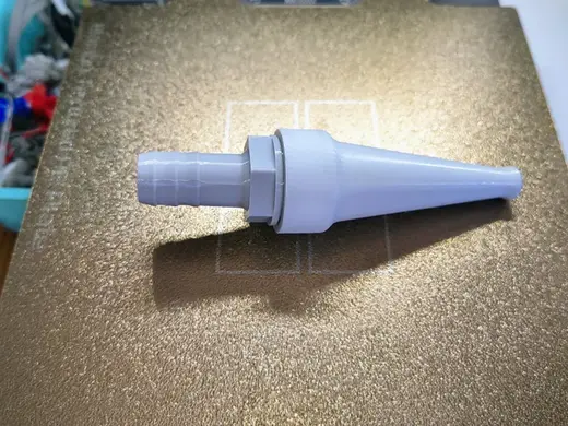 Water sprayer nozzle with hose connector