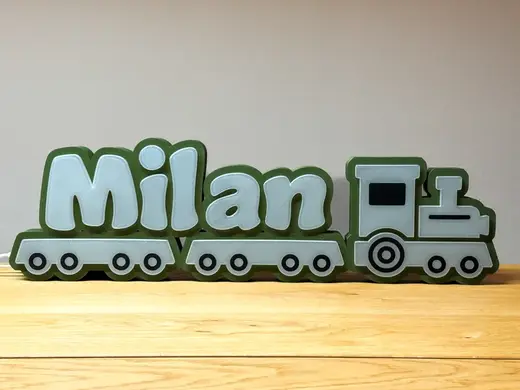 LED Namenlampe Milan auf einer Lokomotive