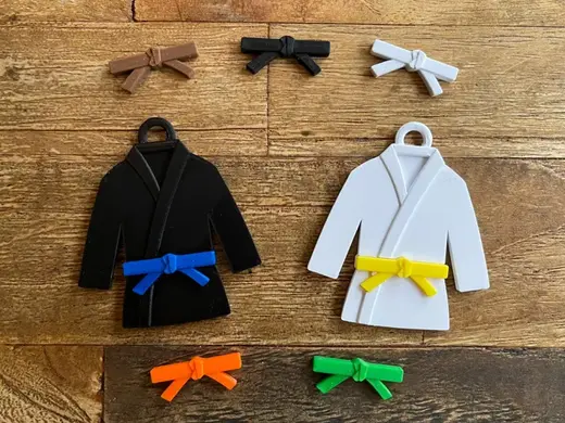 Karate gi keychain - swappable belt!