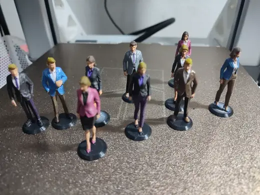 Set of 1/35 Business Executives with Bases