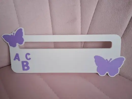 Personalisierbare Lesehilfe mit Schmetterlingen