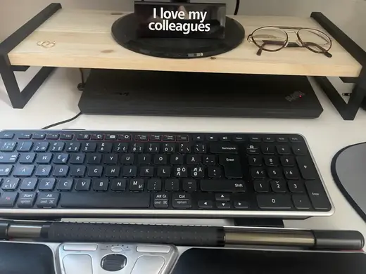 Monitor stand simple