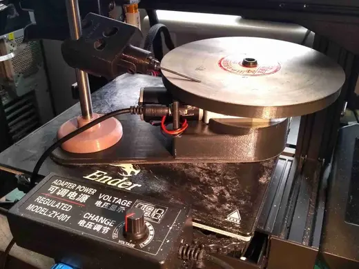 Power hone for sharpening small tools (gravers)