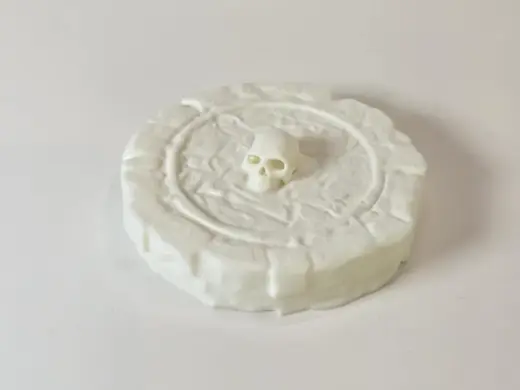 Rock & Skull Platform for miniature or Collectible