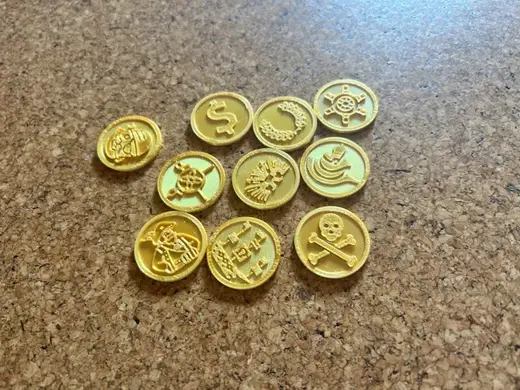 Spielzeugmünzen / Toy coins with pirate icons
