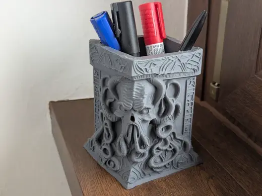 Cthulhu pen / pencil holder