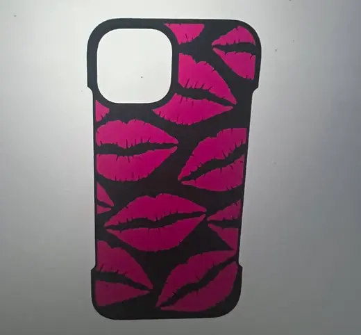 iPhone 13/14/15 pro/max Case with kissing lips