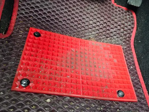 Podpiętek, Car footrest pad
