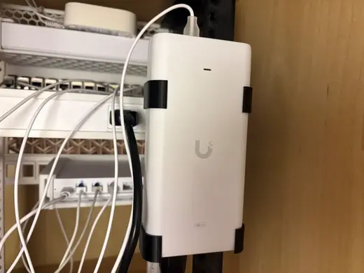 Ubiquiti POE+++ Rack Mount