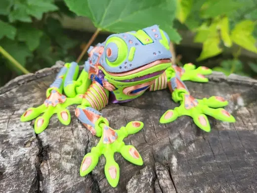 CUTE ARTICULATED FROG