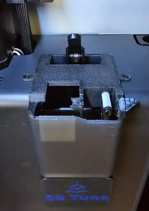 PURGE CHUTE COVER WITH NOZZLE WIPER