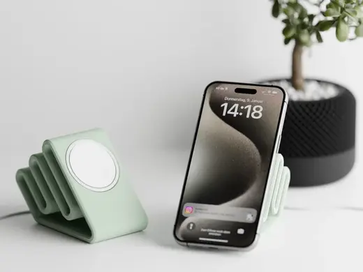 Playfull Iphone MagSafe (USB-C) Stand Serpino