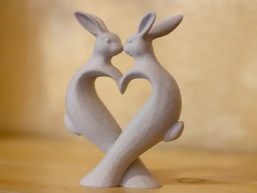 Bunny Love Decor | Heart Sculpture