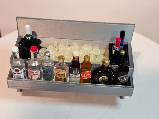 Ice well for bar with speed rack and bins 1:12 bar